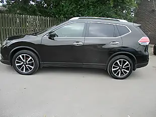 Used 2015 Nissan X-Trail Tekna Green - Interior and Exterior details 8