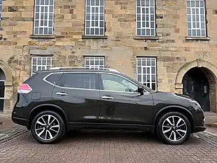 Used 2015 Nissan X-Trail Tekna Green - Interior and Exterior details 11