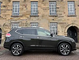 Used 2015 Nissan X-Trail Tekna Green - Interior and Exterior details 12