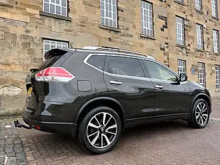 Used 2015 Nissan X-Trail Tekna Green - Interior and Exterior details 19