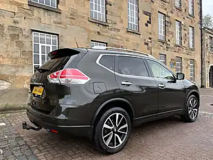Used 2015 Nissan X-Trail Tekna Green - Interior and Exterior details 20