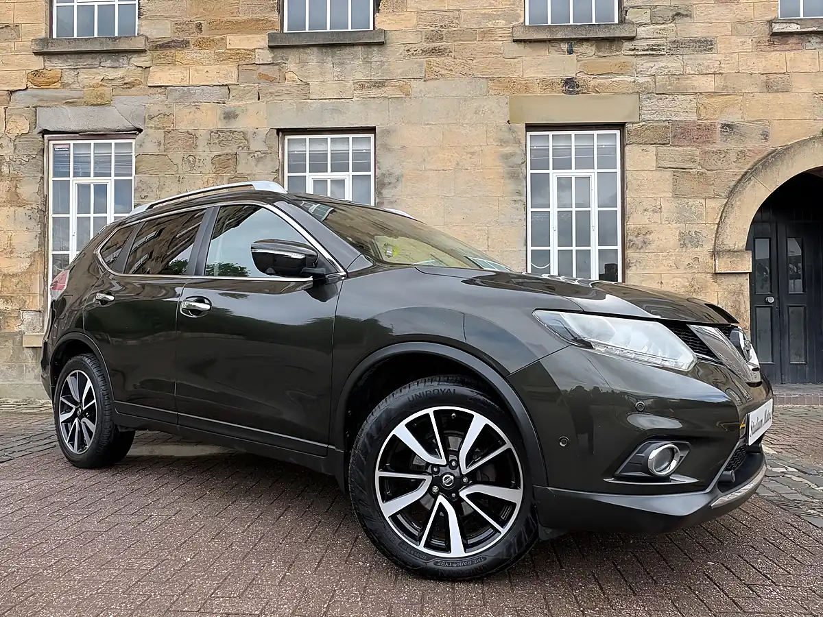 Used 2015 Nissan X-Trail Tekna Green - Interior and Exterior details 6