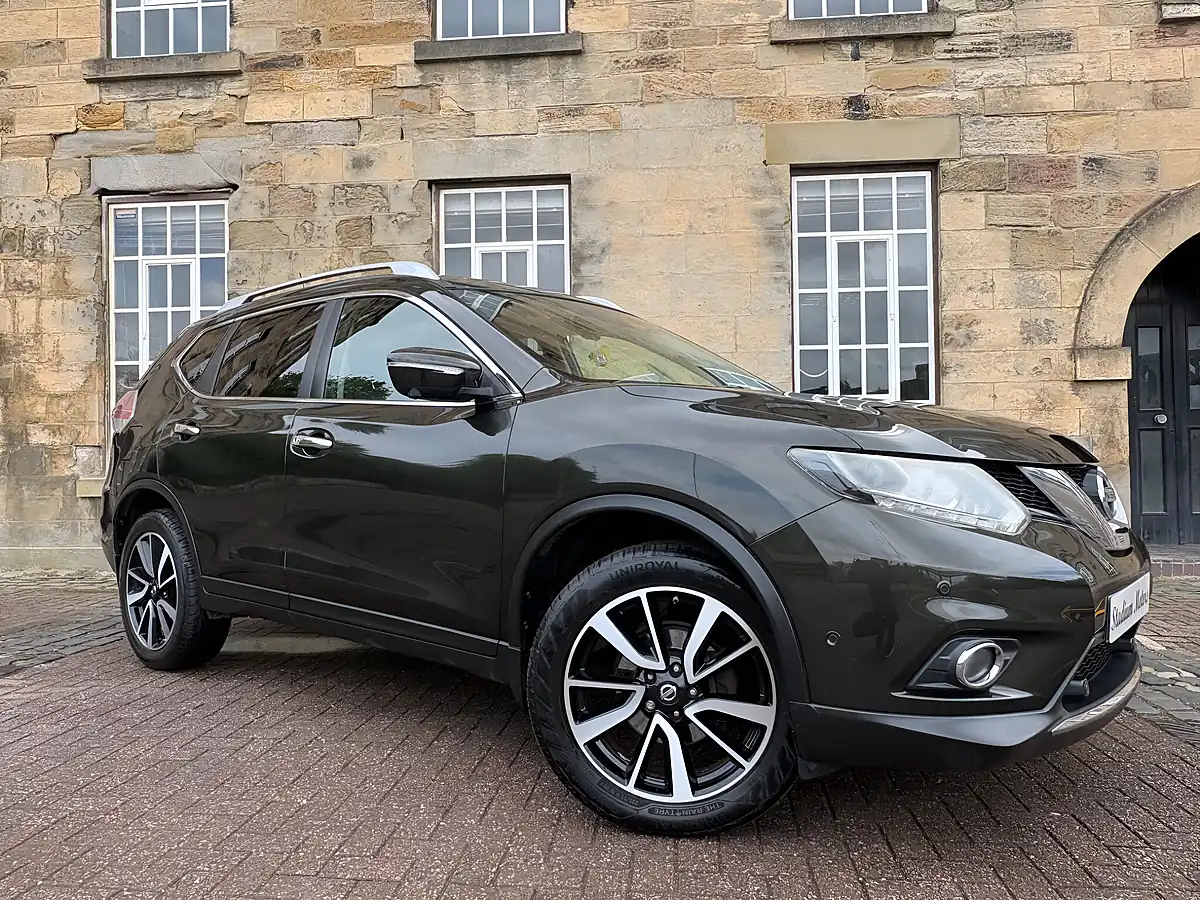 Used 2015 Nissan X-Trail Tekna Green - Interior and Exterior details 7