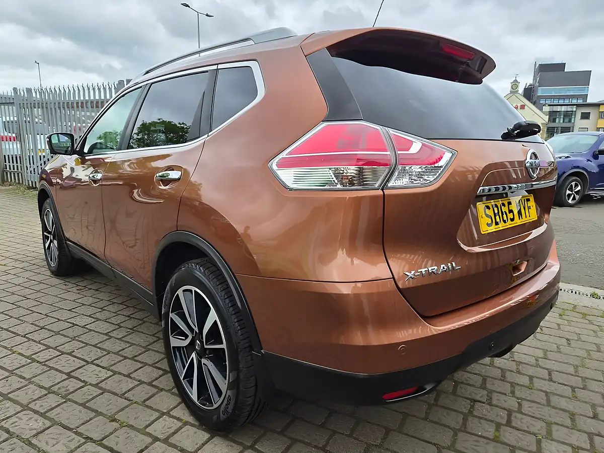 Used 2015 Nissan X-Trail Tekna Orange - Interior and Exterior details 4