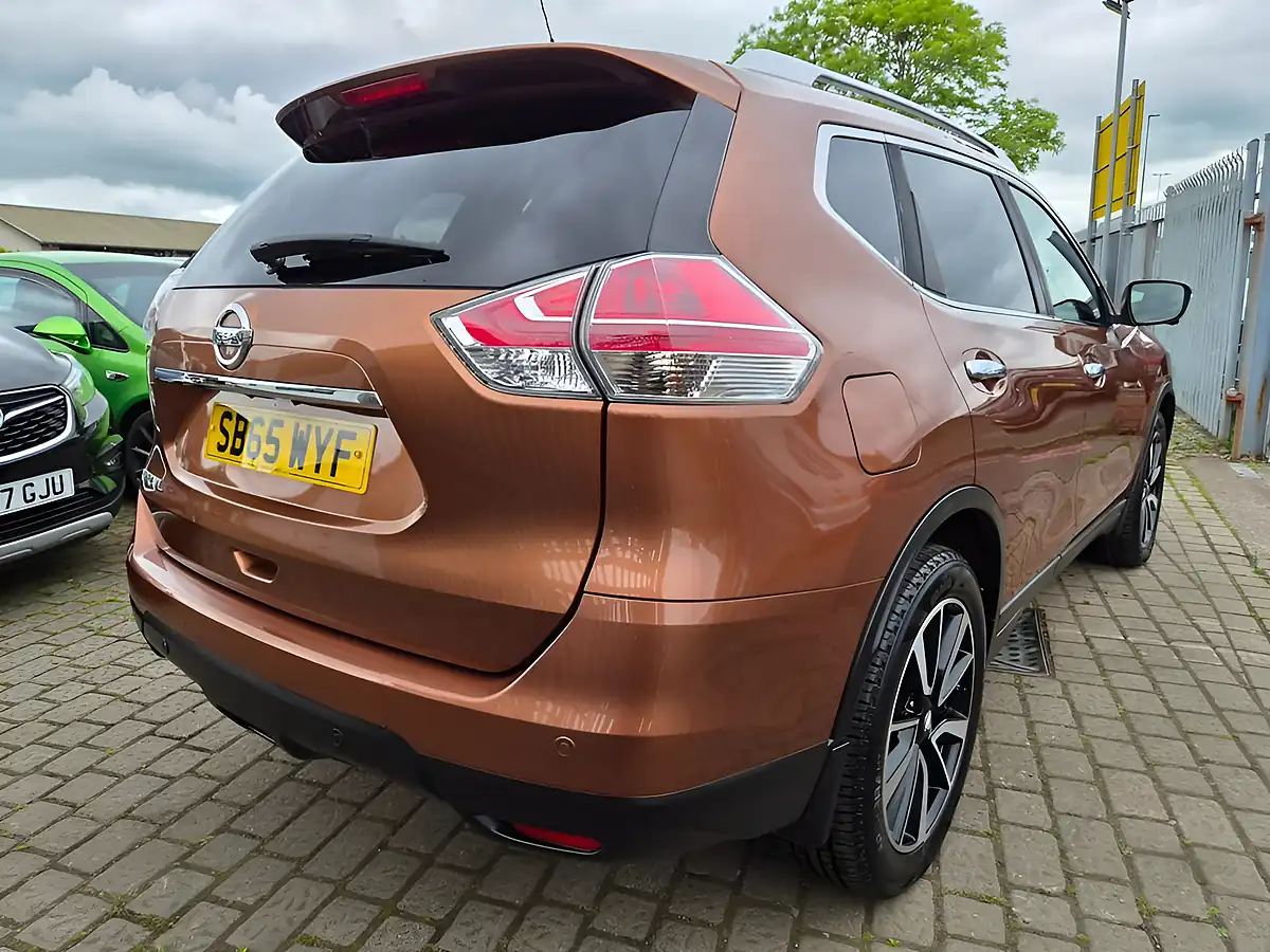 Used 2015 Nissan X-Trail Tekna Orange - Interior and Exterior details 6