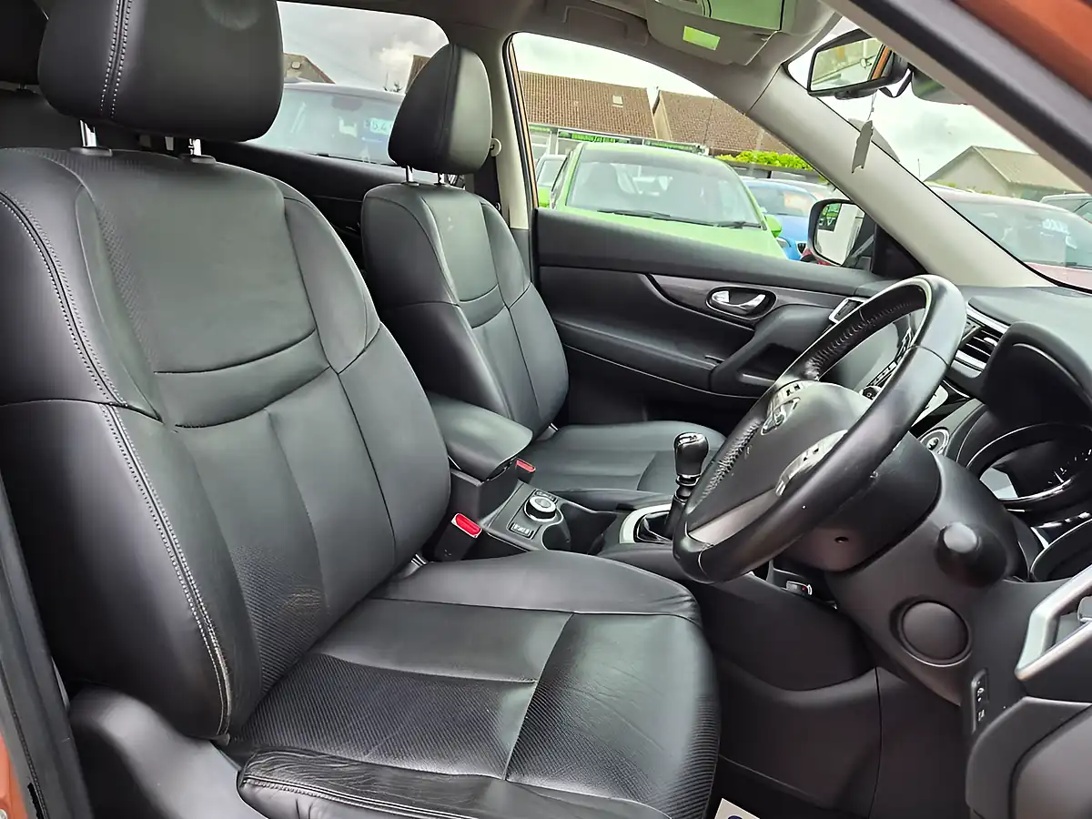 Used 2015 Nissan X-Trail Tekna Orange - Interior and Exterior details 7