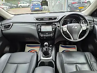 Used 2015 Nissan X-Trail Tekna Orange - Interior and Exterior details 9