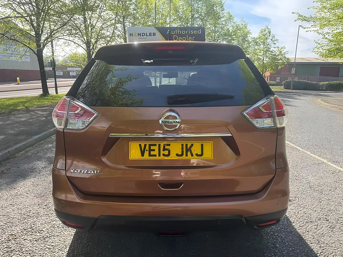 Used 2015 Nissan X-Trail Tekna Orange - Interior and Exterior details 11