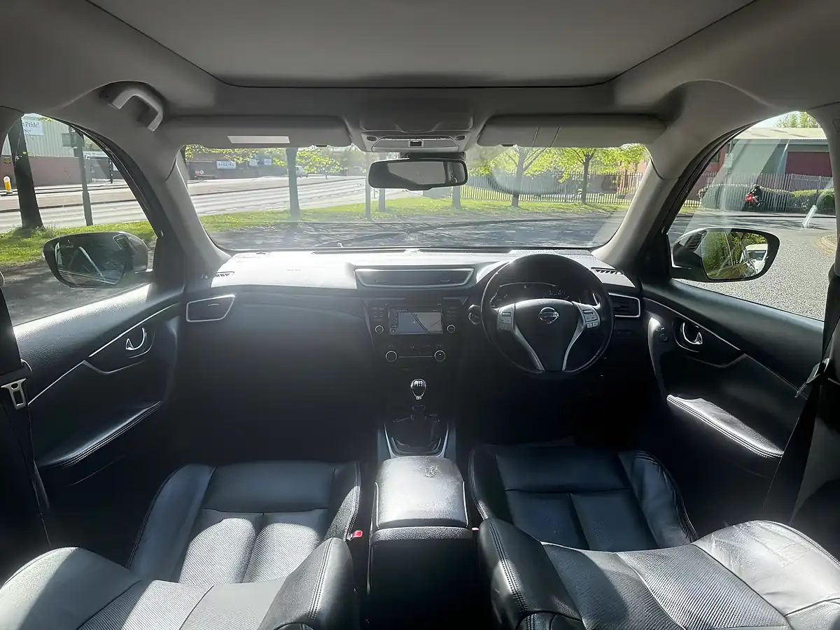 Used 2015 Nissan X-Trail Tekna Orange - Interior and Exterior details 15