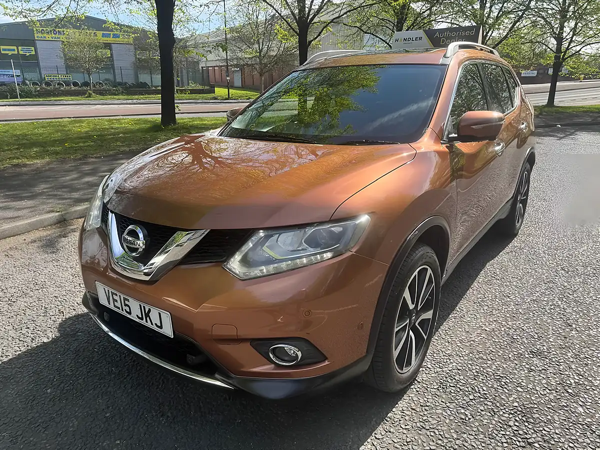 Used 2015 Nissan X-Trail Tekna Orange - Interior and Exterior details 8