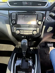 Used 2015 Nissan X-Trail Tekna Red - Interior and Exterior details 10
