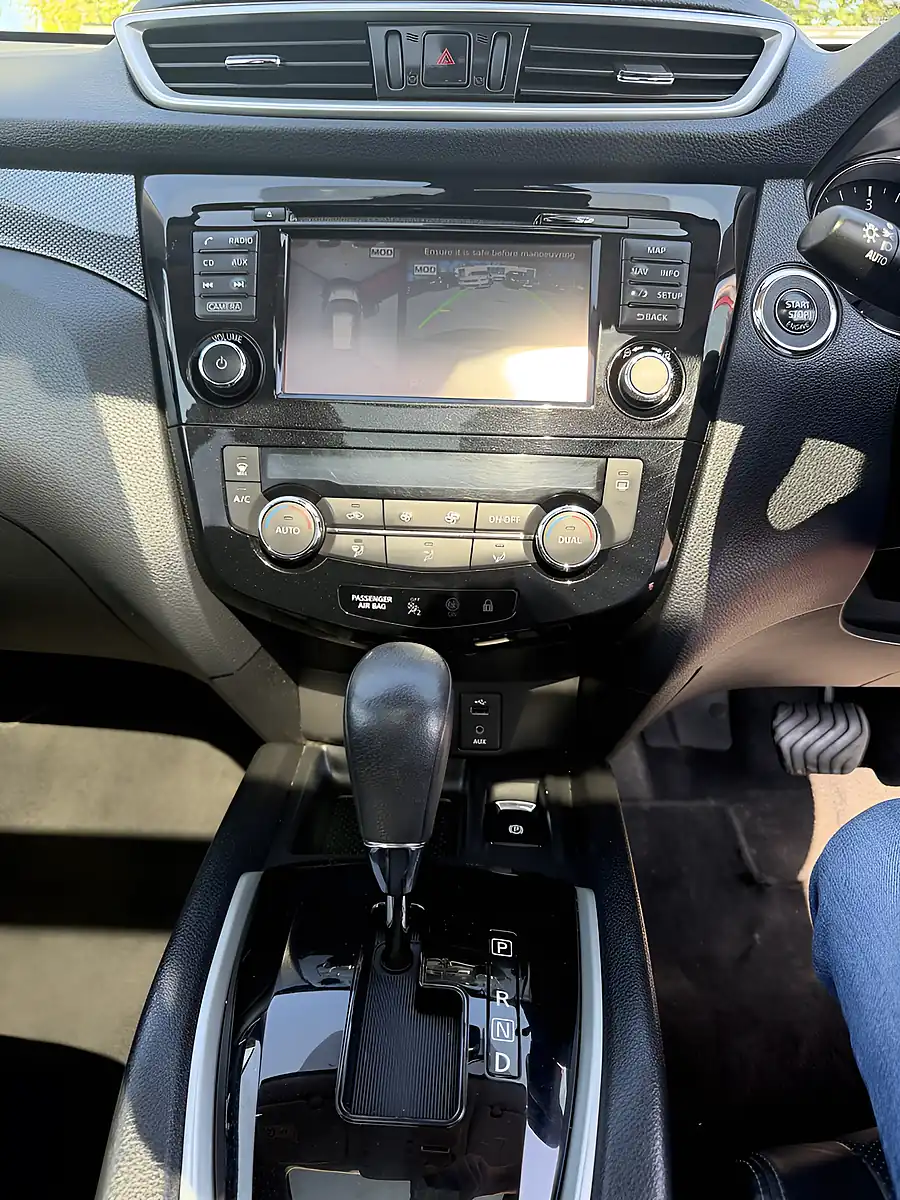 Used 2015 Nissan X-Trail Tekna Red - Interior and Exterior details 10