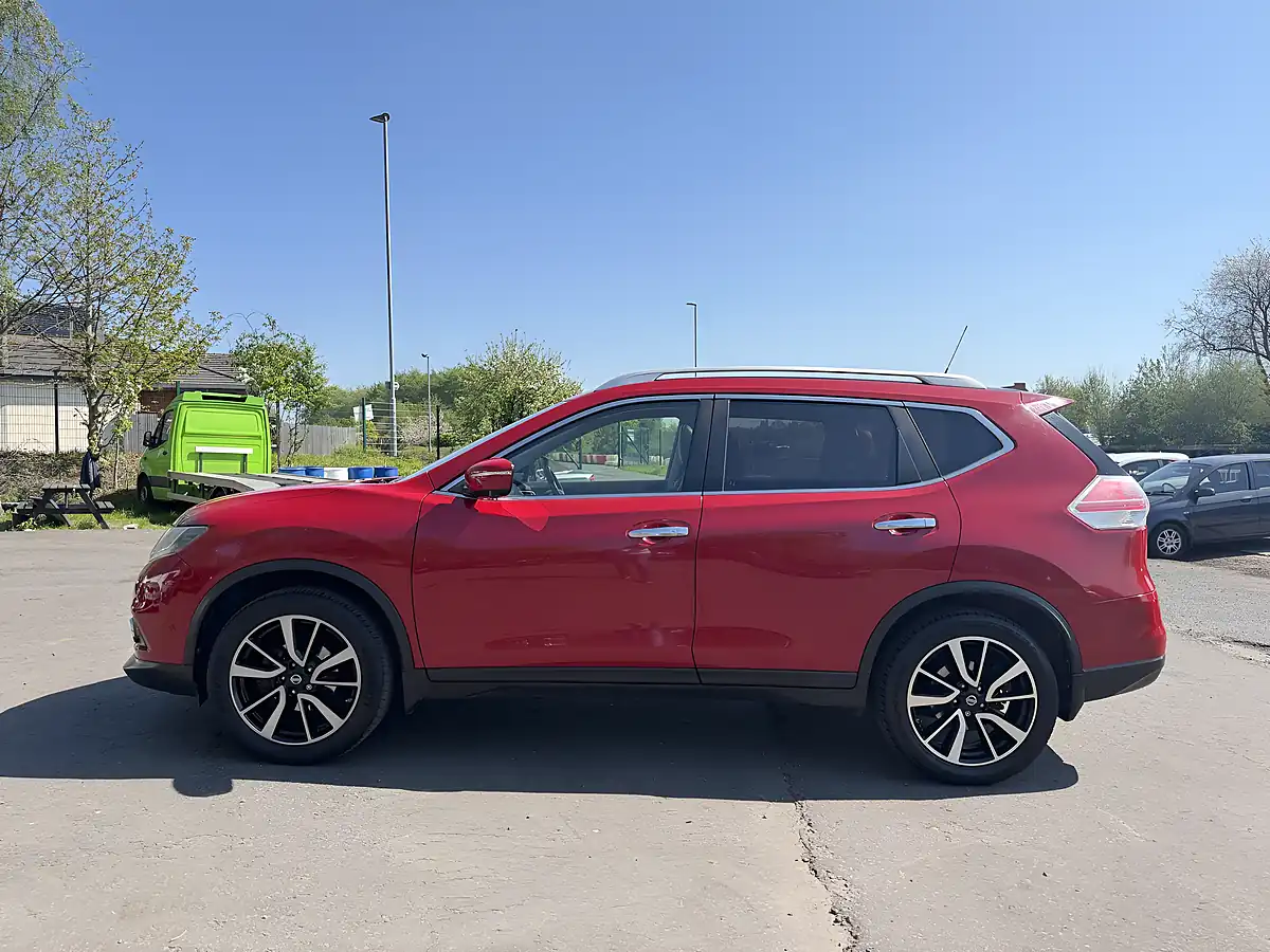 Used 2015 Nissan X-Trail Tekna Red - Interior and Exterior details 15