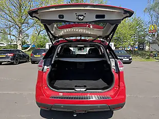 Used 2015 Nissan X-Trail Tekna Red - Interior and Exterior details 17