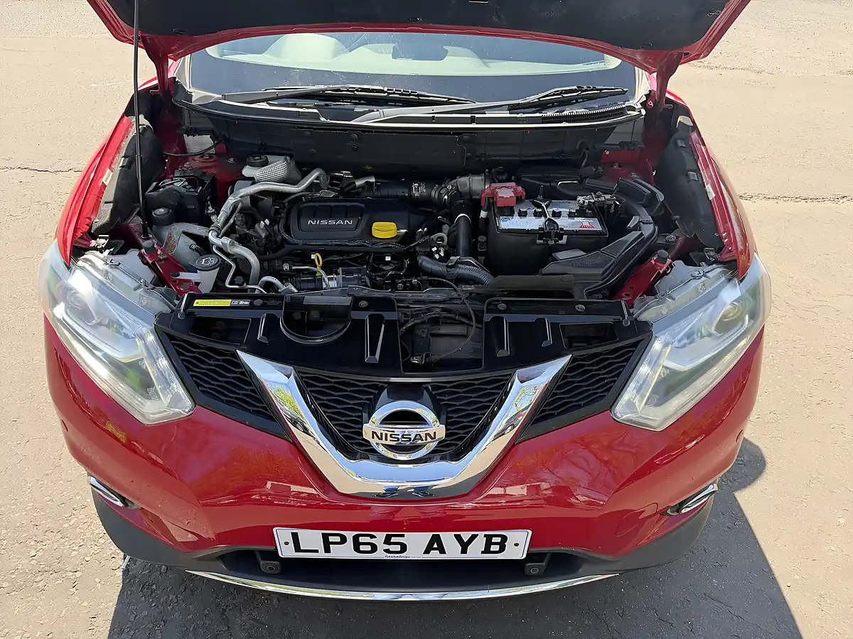 Used 2015 Nissan X-Trail Tekna Red - Interior and Exterior details 18