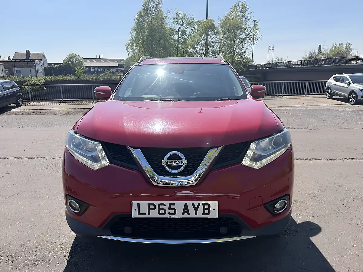 Used 2015 Nissan X-Trail Tekna Red - Interior and Exterior details 3
