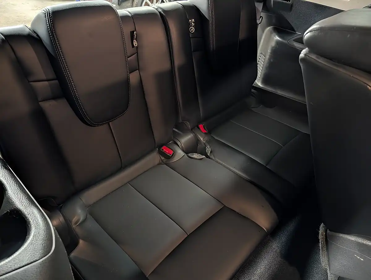 Used 2015 Nissan X-Trail Tekna Silver - Interior and Exterior details 19