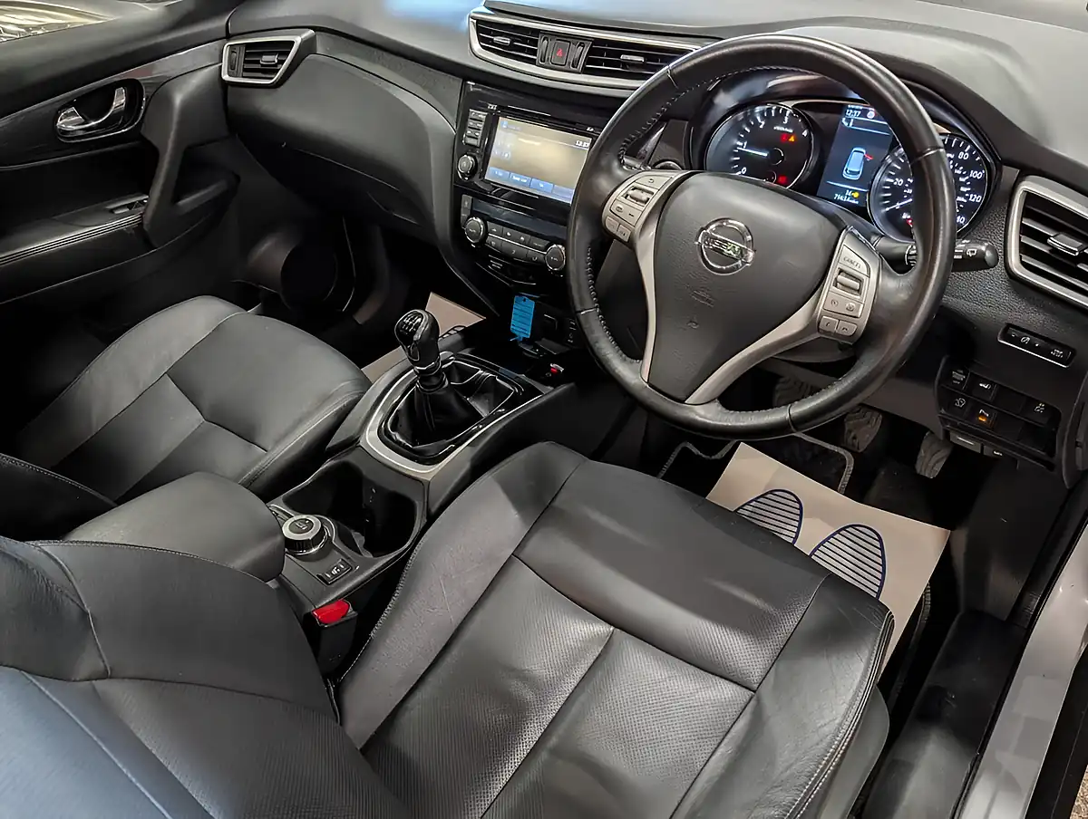 Used 2015 Nissan X-Trail Tekna Silver - Interior and Exterior details 2