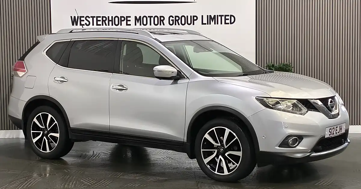 Used 2015 Nissan X-Trail Tekna Silver - Front View