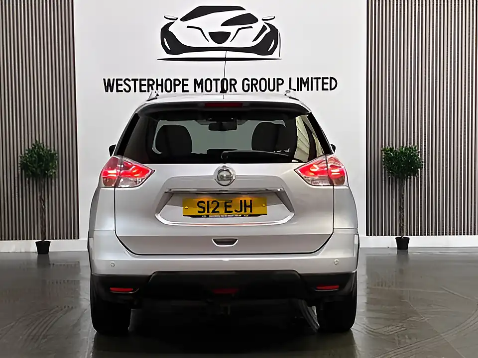 Used 2015 Nissan X-Trail Tekna Silver - Interior and Exterior details 12