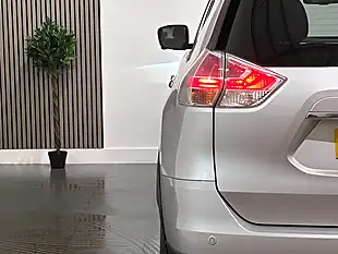 Used 2015 Nissan X-Trail Tekna Silver - Interior and Exterior details 18