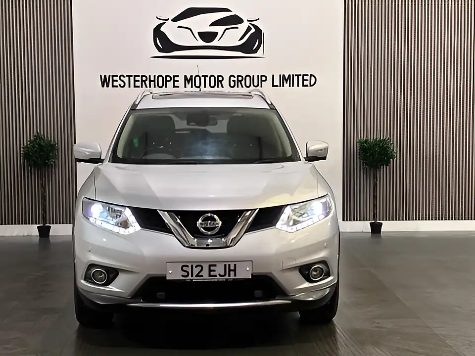 Used 2015 Nissan X-Trail Tekna Silver - Interior and Exterior details 8