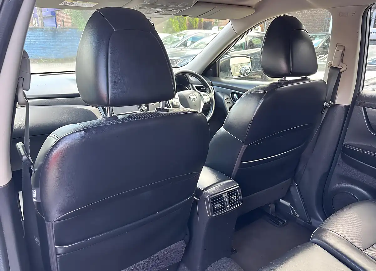 Used 2015 Nissan X-Trail Tekna Silver - Interior and Exterior details 13