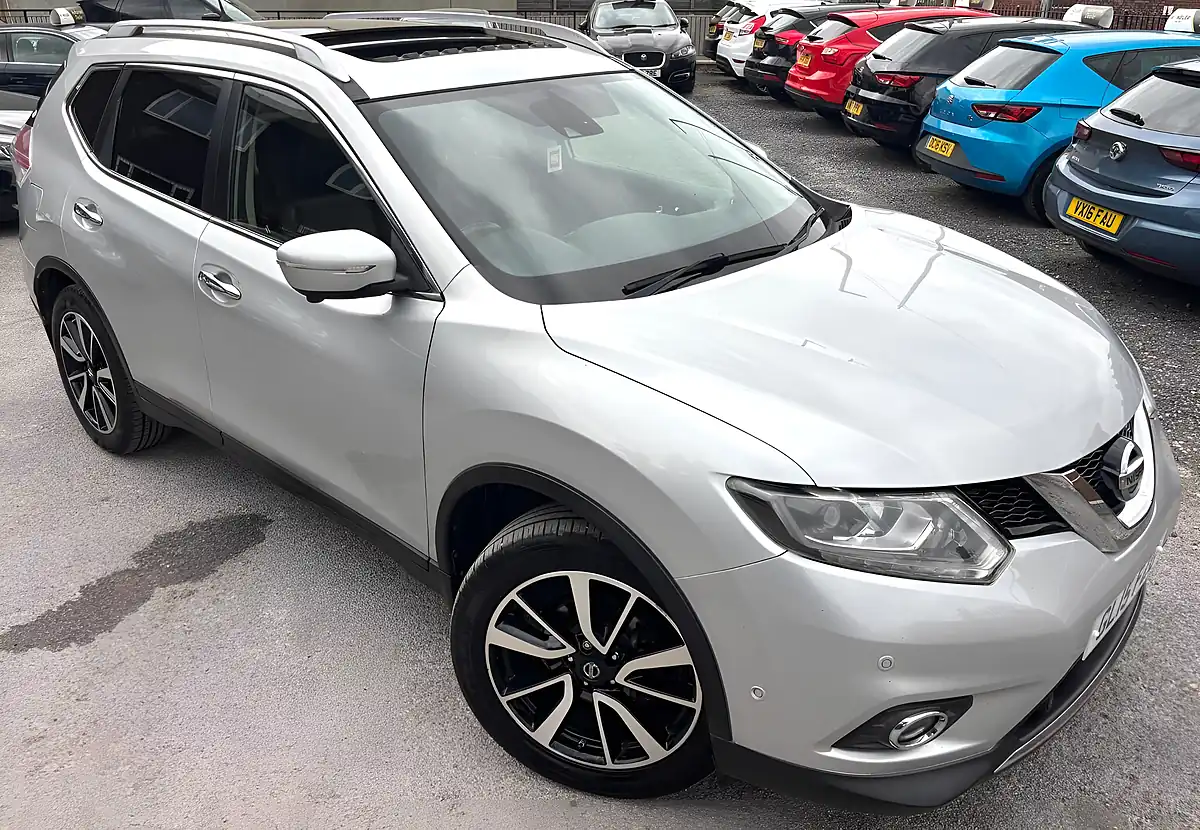 Used 2015 Nissan X-Trail Tekna Silver - Interior and Exterior details 3
