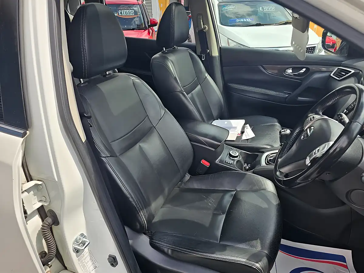 Used 2015 Nissan X-Trail Tekna White - Interior and Exterior details 13