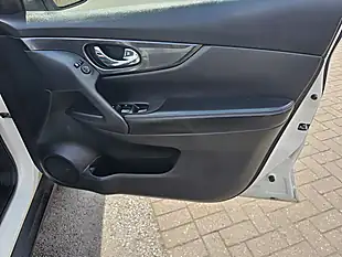 Used 2015 Nissan X-Trail Tekna White - Interior and Exterior details 18