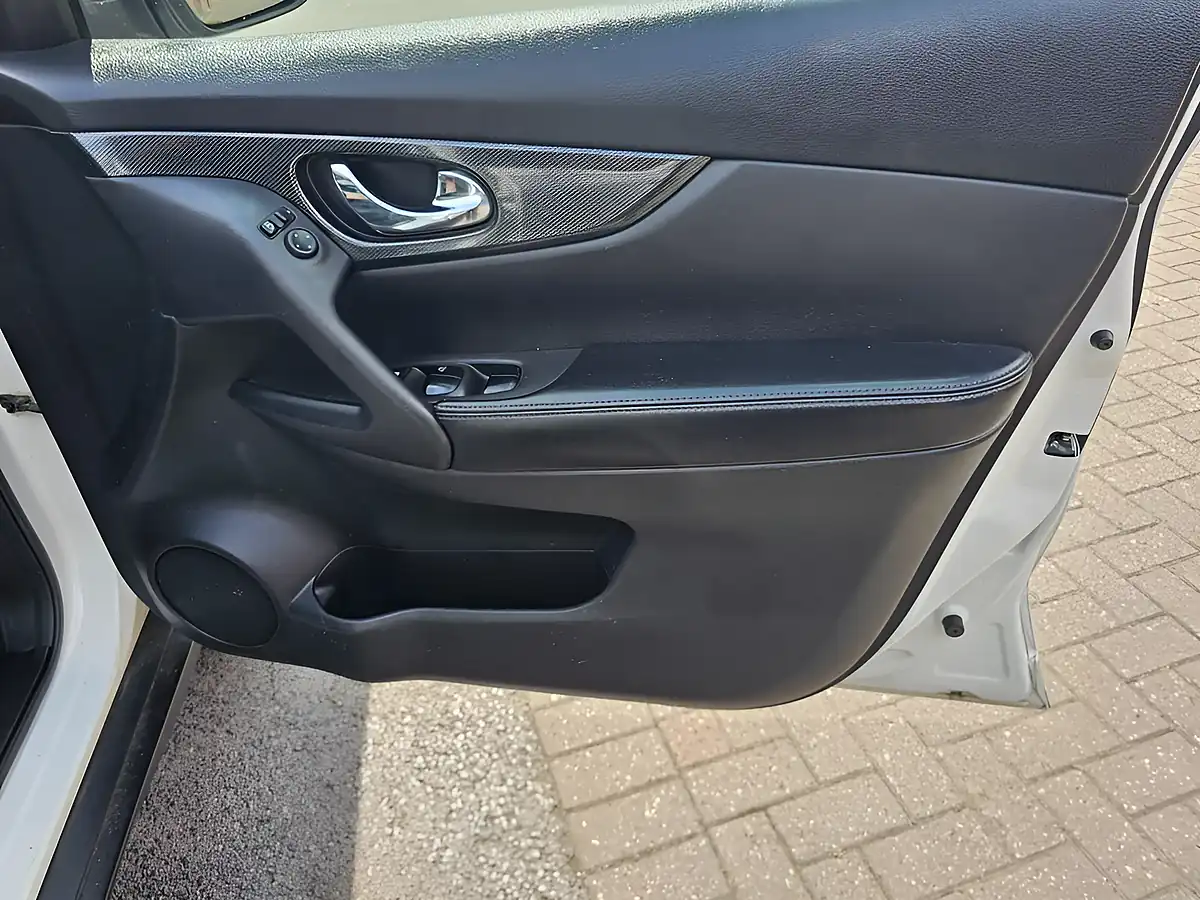 Used 2015 Nissan X-Trail Tekna White - Interior and Exterior details 18