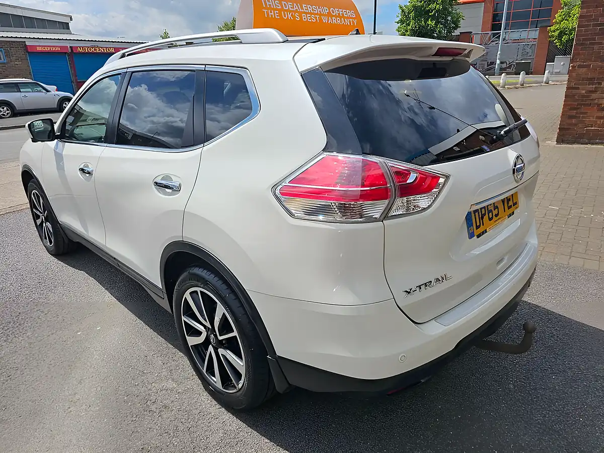 Used 2015 Nissan X-Trail Tekna White - Interior and Exterior details 3