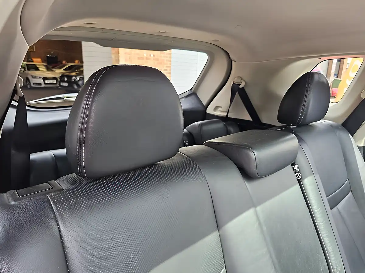 Used 2015 Nissan X-Trail Tekna White - Interior and Exterior details 7
