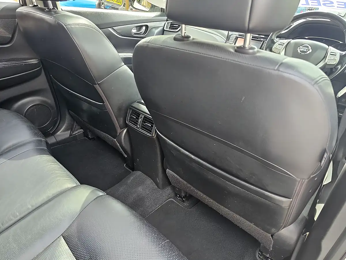 Used 2015 Nissan X-Trail Tekna White - Interior and Exterior details 8