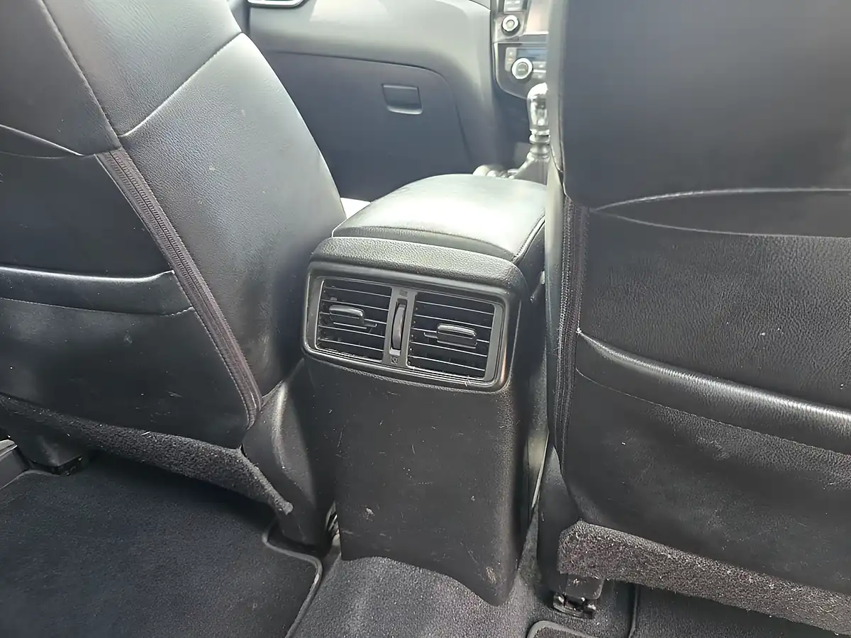 Used 2015 Nissan X-Trail Tekna White - Interior and Exterior details 9