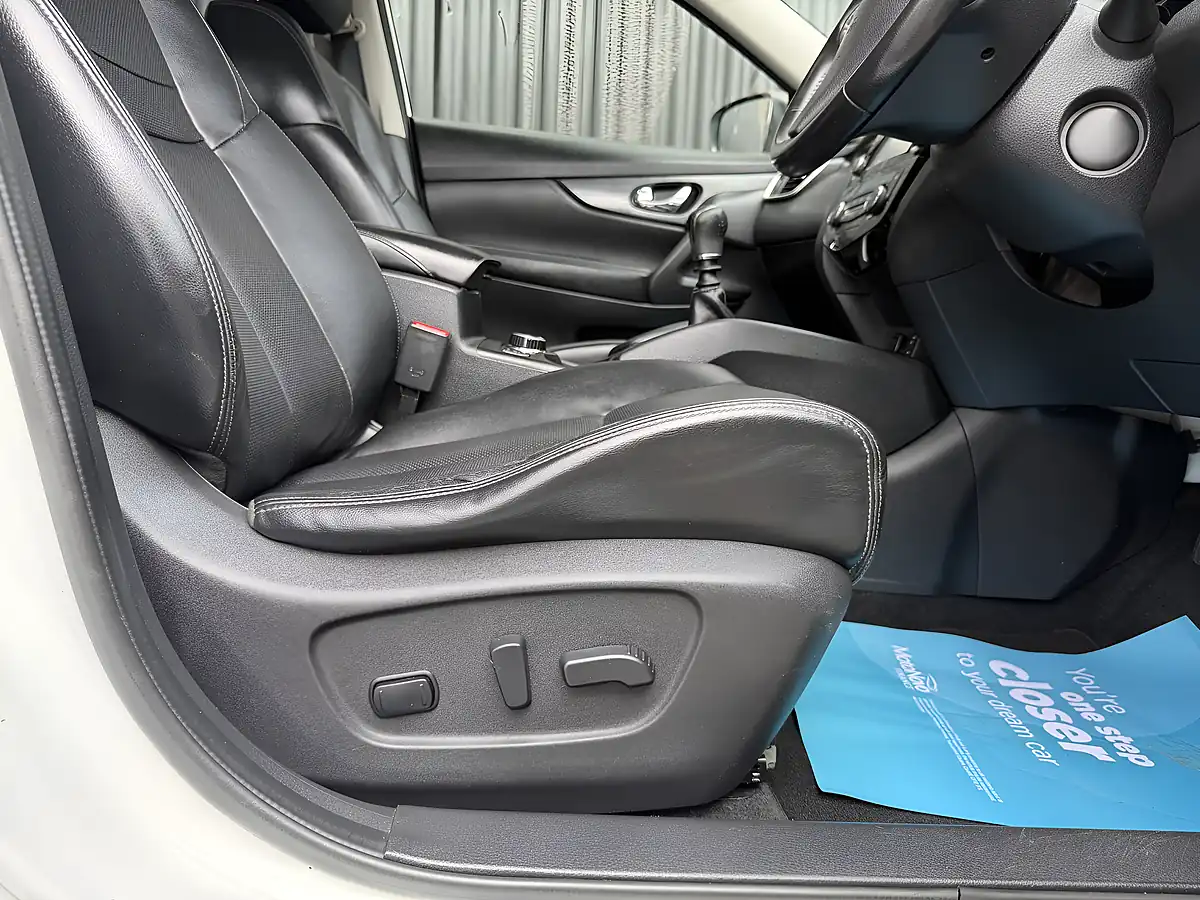 Used 2015 Nissan X-Trail Tekna White - Interior and Exterior details 11