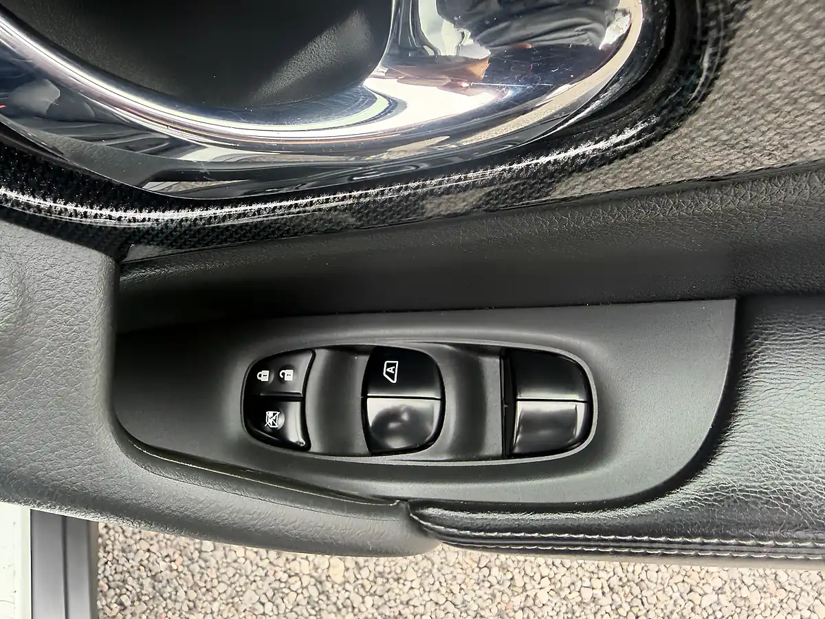 Used 2015 Nissan X-Trail Tekna White - Interior and Exterior details 18