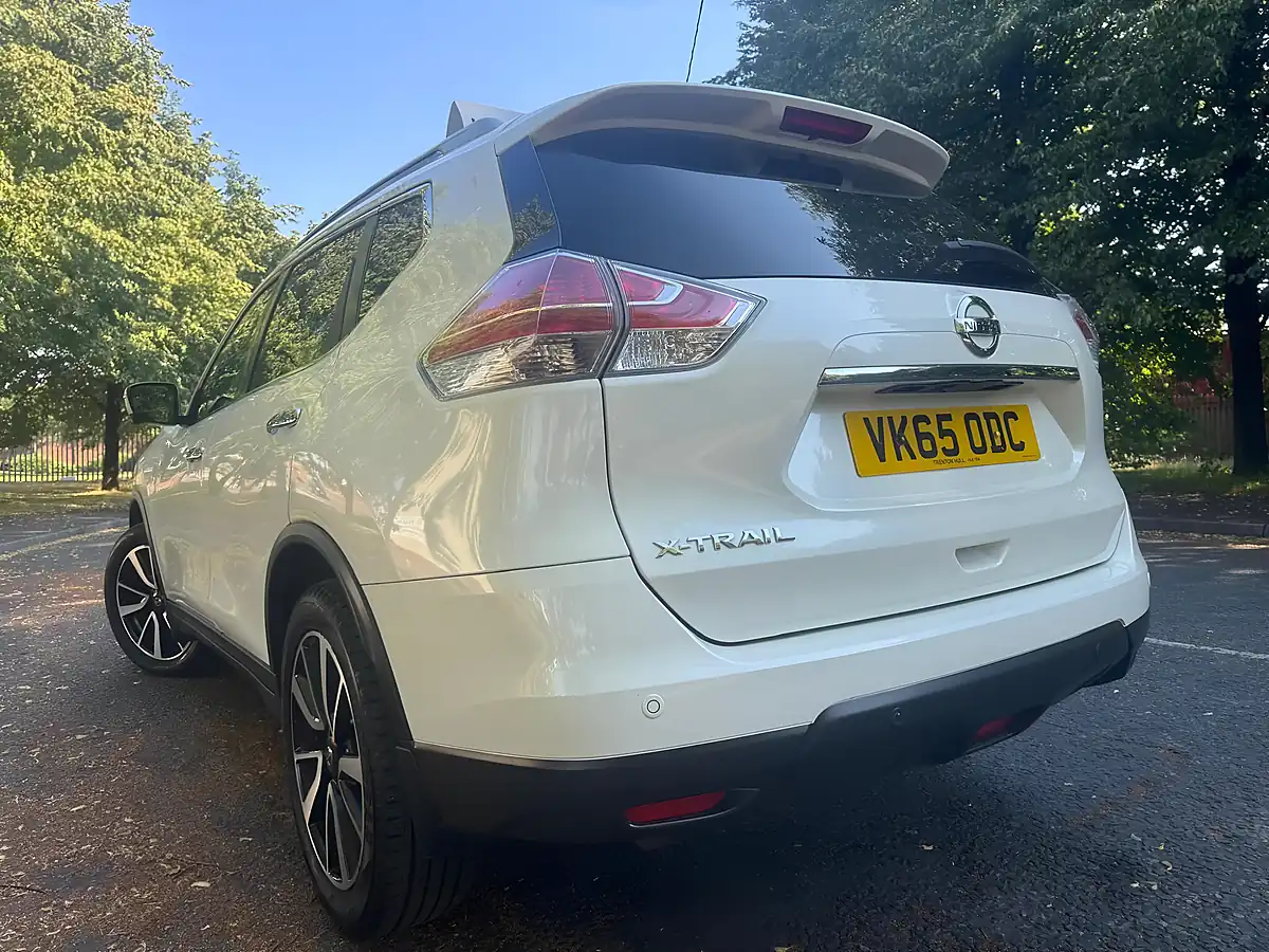 Used 2015 Nissan X-Trail Tekna White - Interior and Exterior details 11