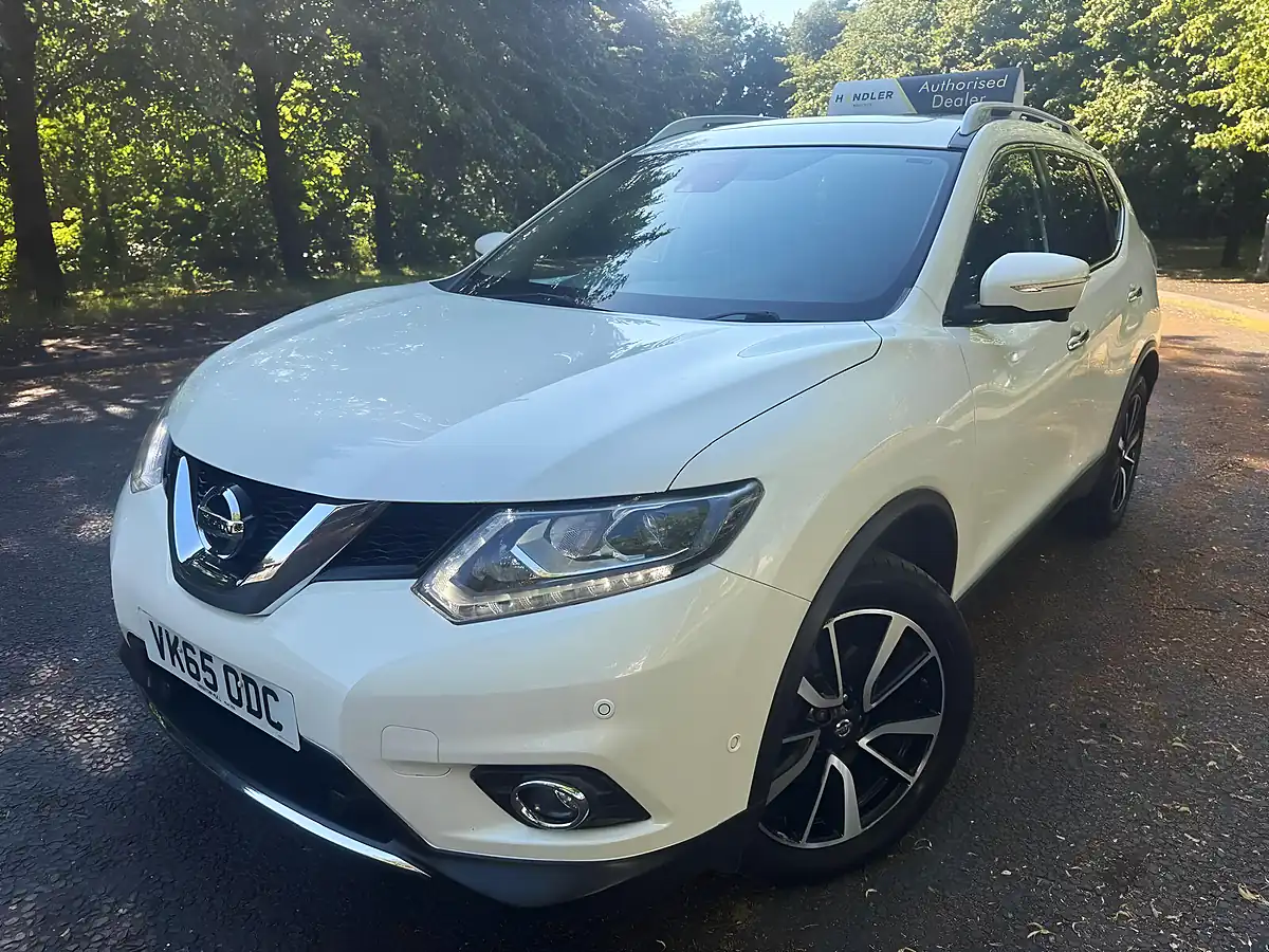 Used 2015 Nissan X-Trail Tekna White - Interior and Exterior details 12