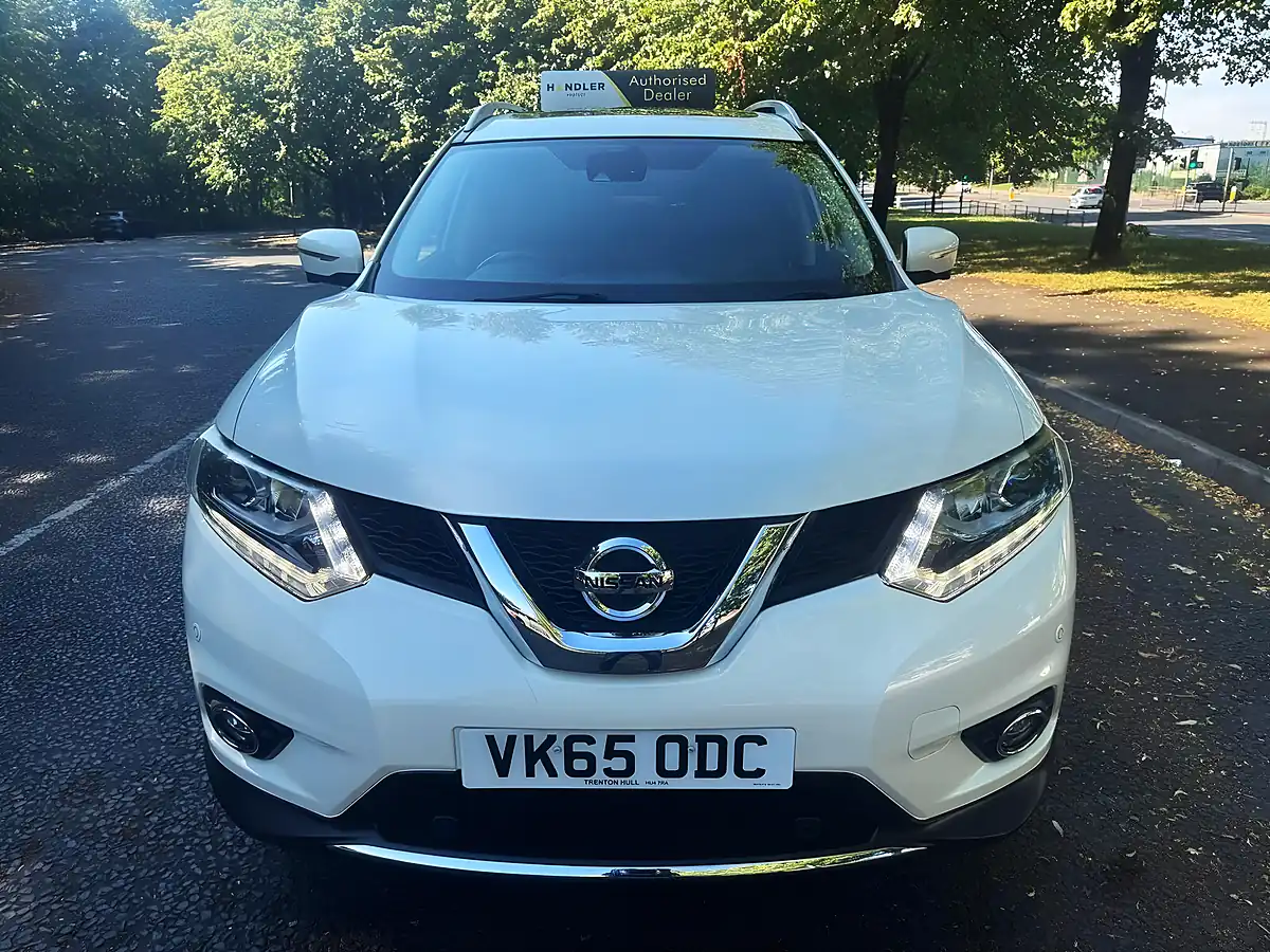 Used 2015 Nissan X-Trail Tekna White - Interior and Exterior details 3