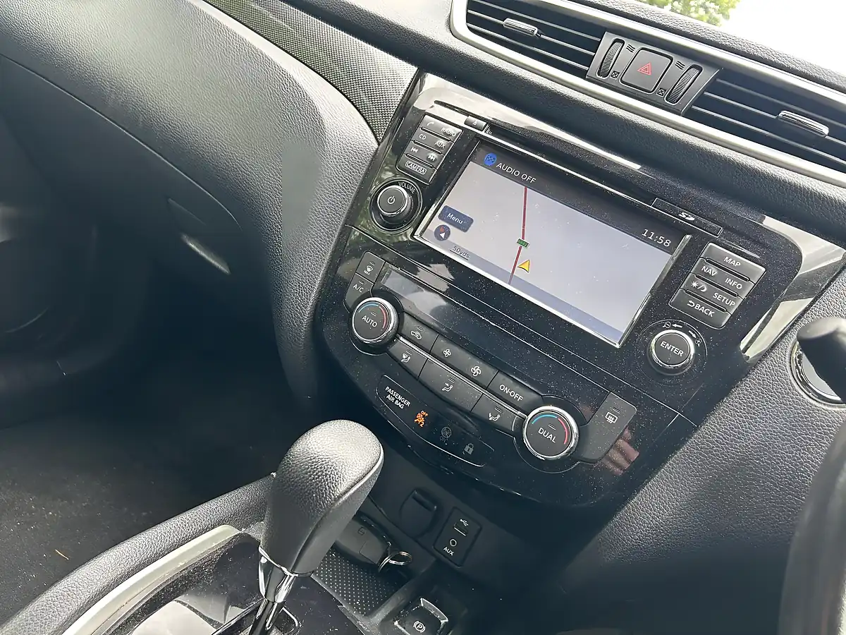 Used 2015 Nissan X-Trail Tekna Xtron Black - Interior and Exterior details 10