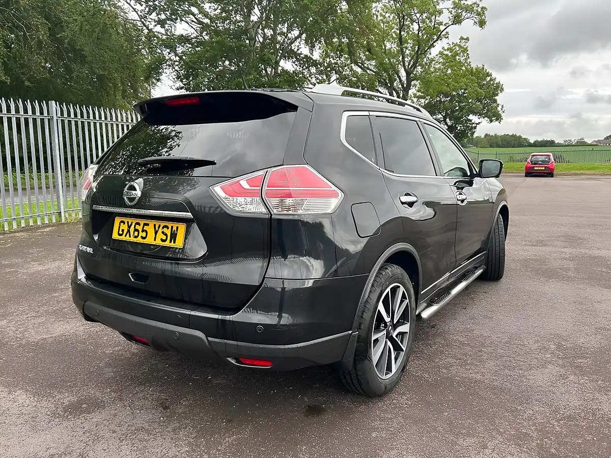 Used 2015 Nissan X-Trail Tekna Xtron Black - Interior and Exterior details 3