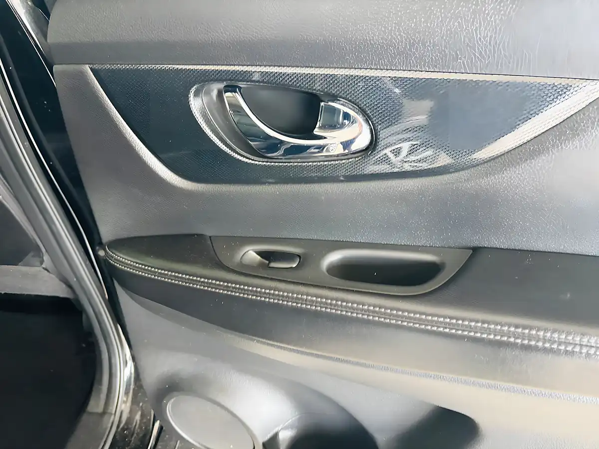 Used 2015 Nissan X-Trail Tekna Xtron Black - Interior and Exterior details 14