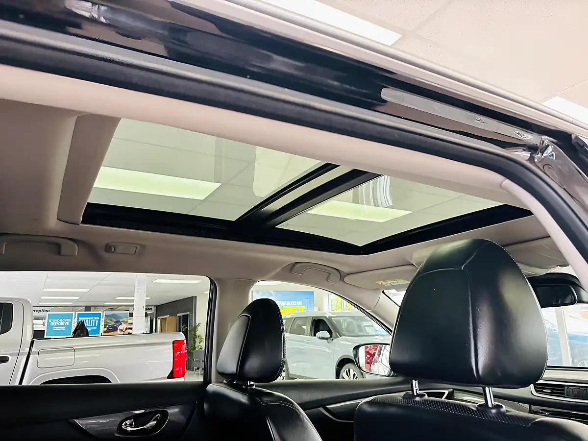 Used 2015 Nissan X-Trail Tekna Xtron Black - Interior and Exterior details 15