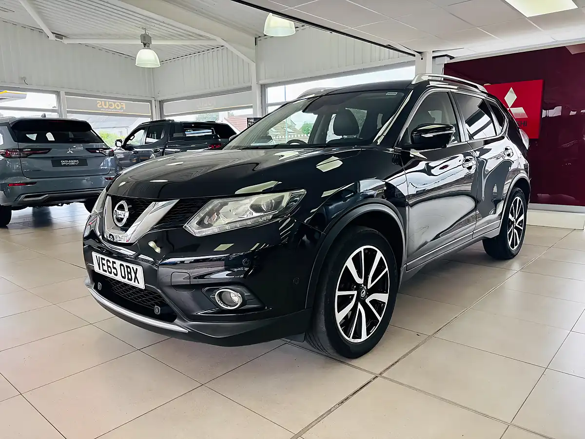 Used 2015 Nissan X-Trail Tekna Xtron Black - Interior and Exterior details 3