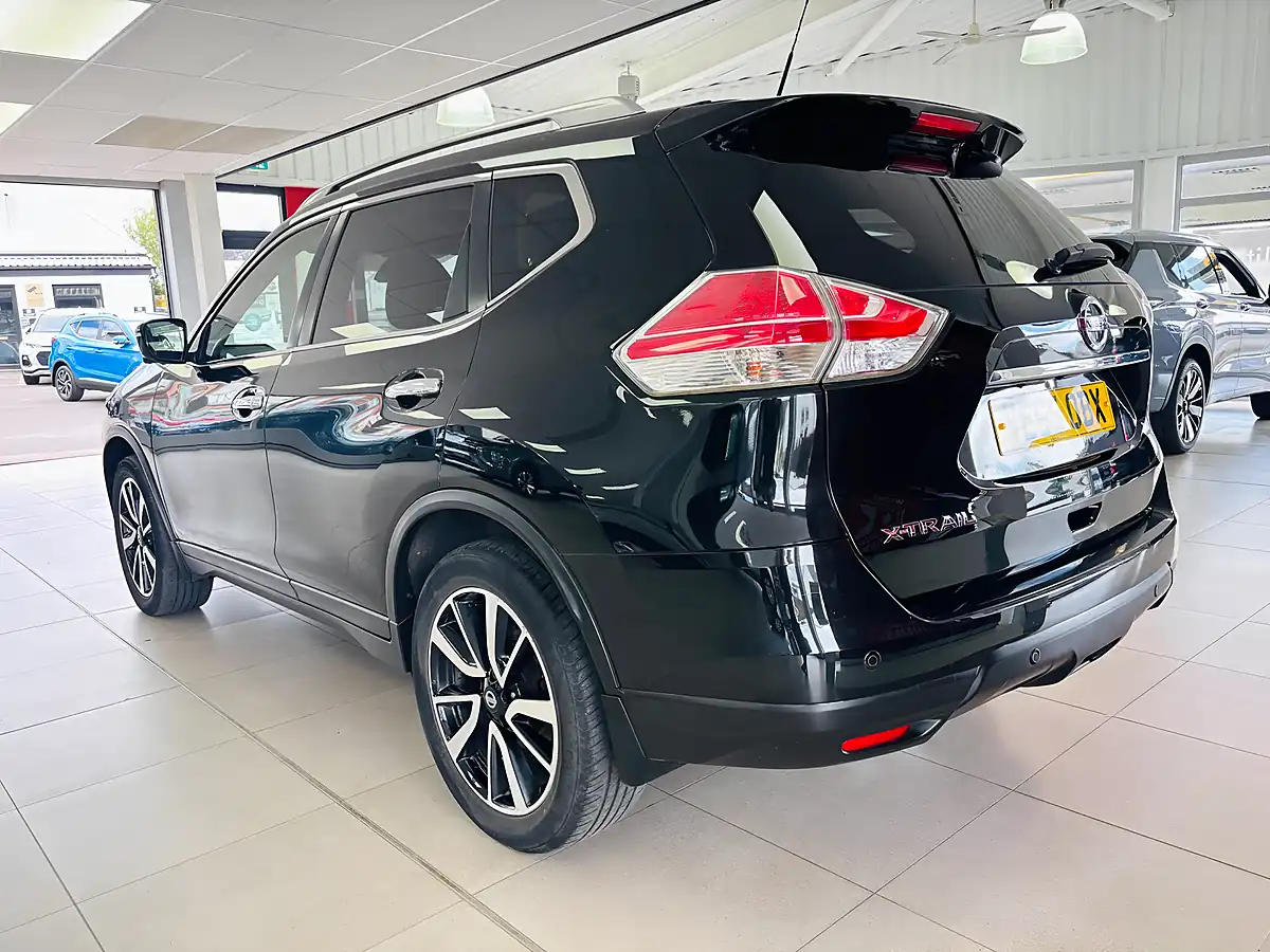 Used 2015 Nissan X-Trail Tekna Xtron Black - Interior and Exterior details 5