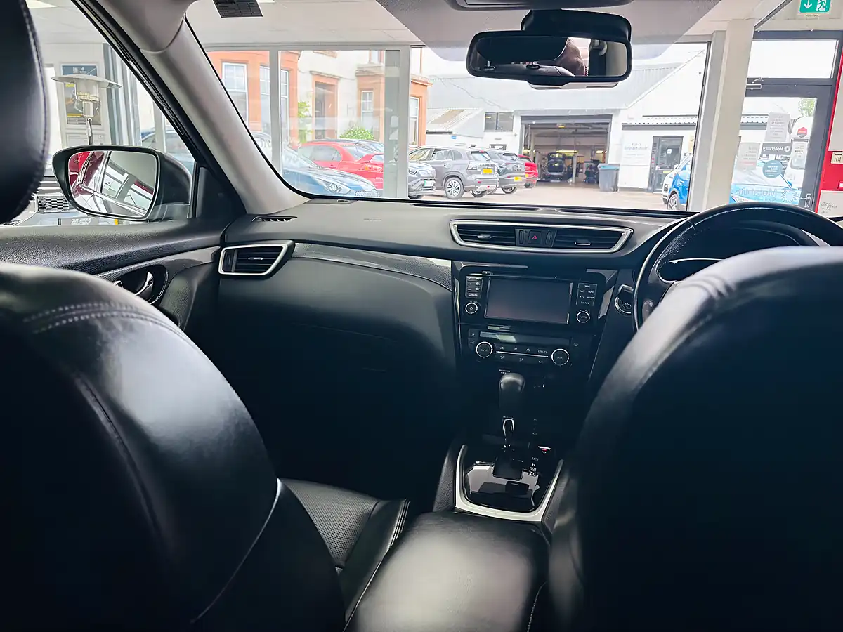 Used 2015 Nissan X-Trail Tekna Xtron Euro 6 Black - Interior and Exterior details 11