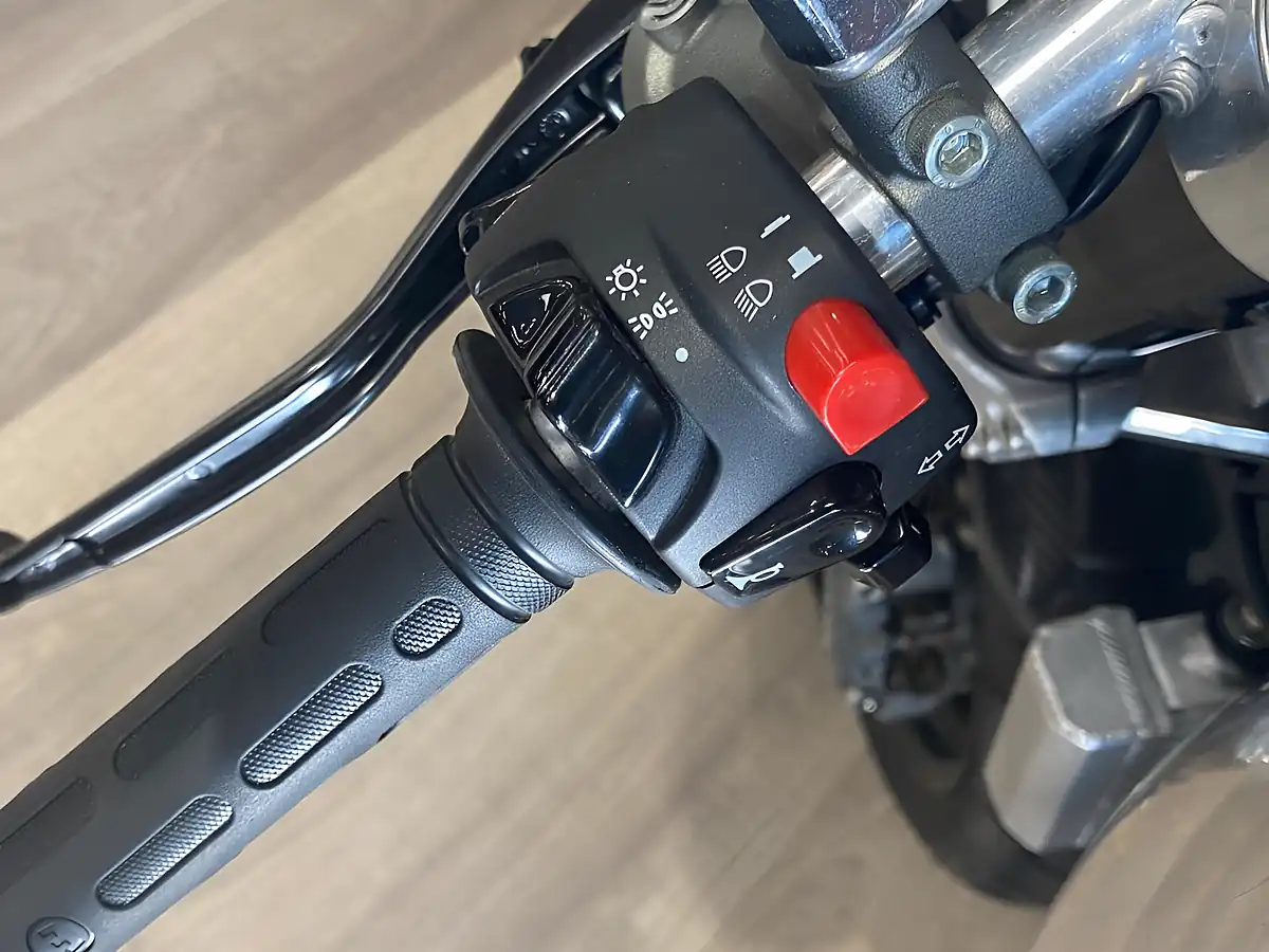 Used 2015 Norton Dominator Ss - Interior and Exterior details 16
