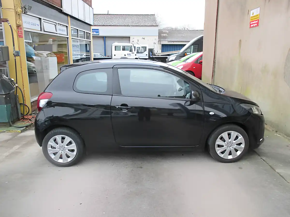 Used 2015 Peugeot 108 Active Black - Interior and Exterior details 5