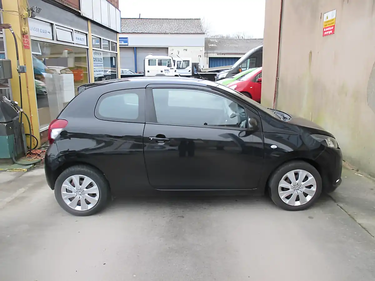 Used 2015 Peugeot 108 Active Black - Interior and Exterior details 4